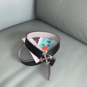 OFF-WHITE  Arrows Reversible Leather Belt